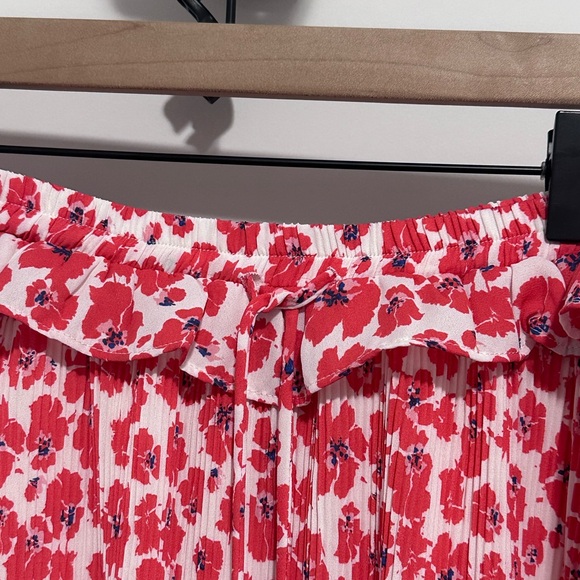 VOY Coral Pleated Floral Skirt - Picture 3 of 8